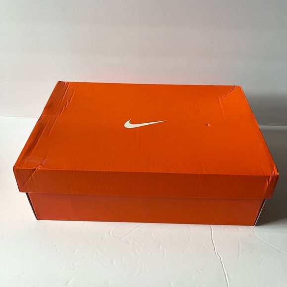 🌟SOLD🌟Nike Vapormax metallic silver (Size 12) - Picture 9 of 9